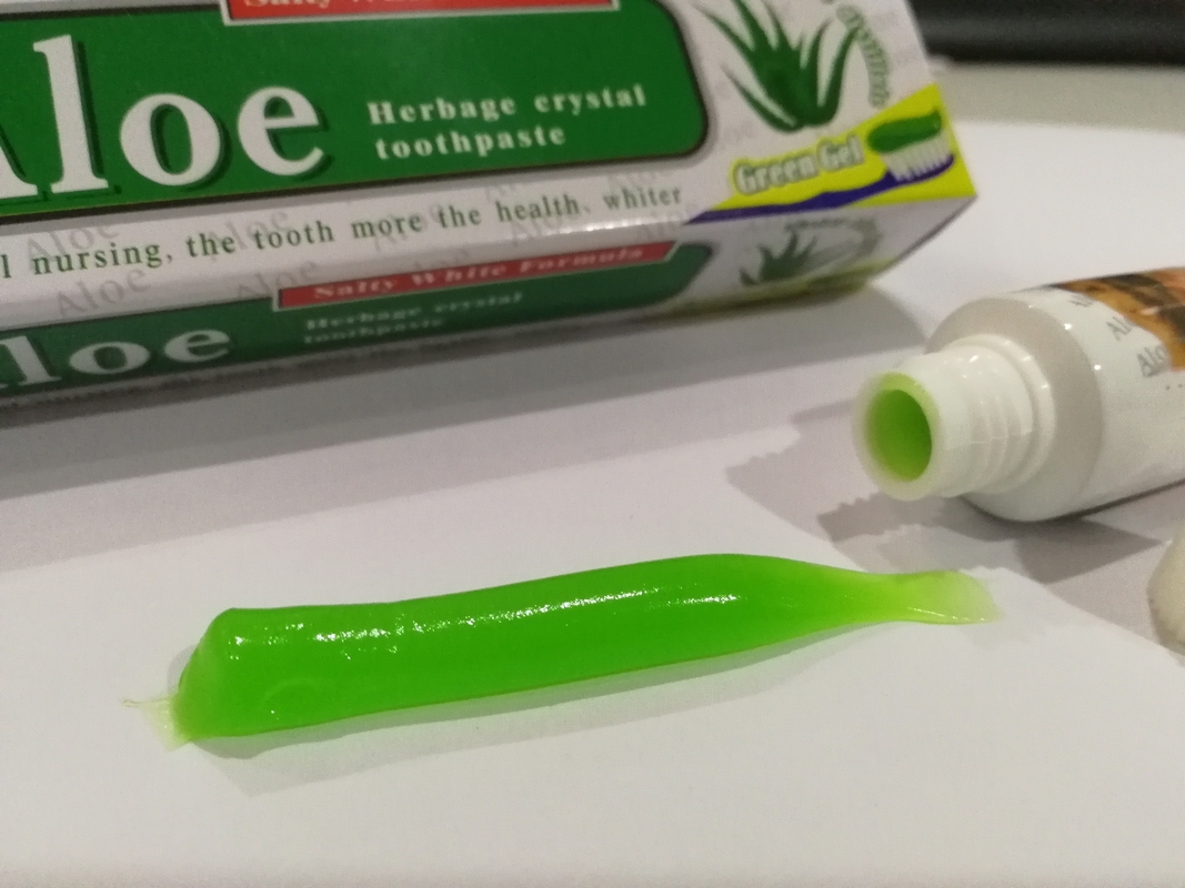 La pianta naturale di Vera Teeth Whitening Baking Soda di cura dell'aloe orale organico del dentifricio in pasta estrae Sls libero