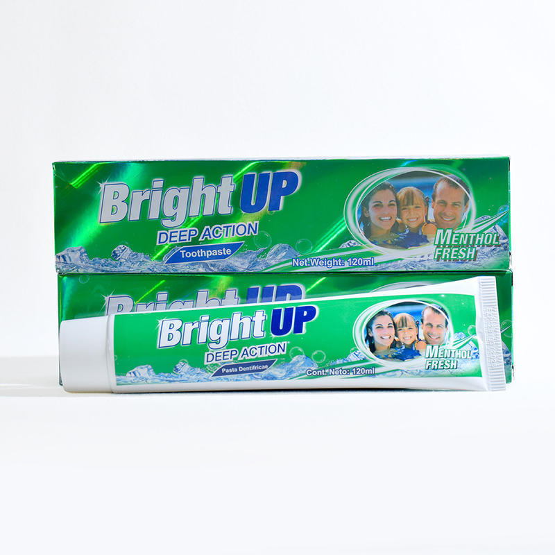 Luminare con Deep Action Menthol Fresh Toothpaste 120ml - Provate una sensazione di raffreddamento istantaneo