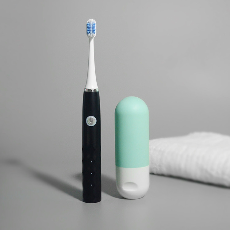Wholease lungamente dura lo spazzolino da denti elettrico di ricordo astuto impermeabile ricaricabile IPX7 con una testa di 4 spazzole