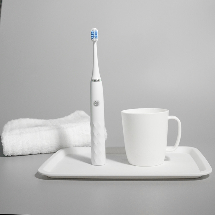 OEM dello spazzolino da denti di cura dello spazzolino da denti ed azione orali professionali d'imbiancatura elettrici, etichette private su misura