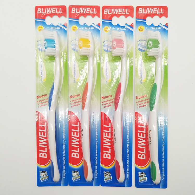 Spazzolino da denti riutilizzabile molle pulito orale di plastica dell'OEM Eco della maniglia amichevole all'ingrosso di colore