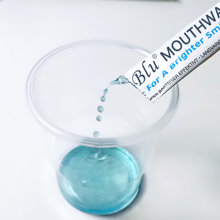 Liquido senza alcool del colluttorio di sapore della menta con l'etichetta privata della borsa 10ml della bustina